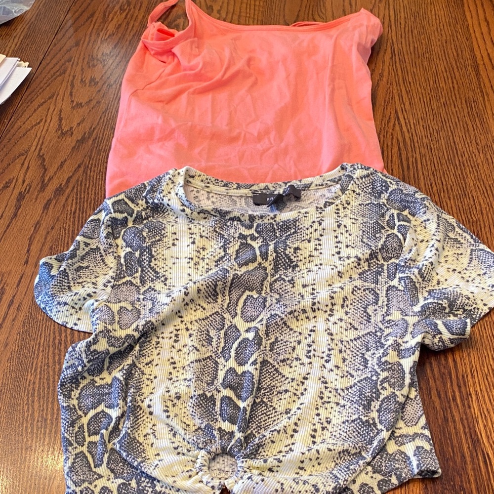 Primark   Gray and Cream Snake Print Top🐢🐢